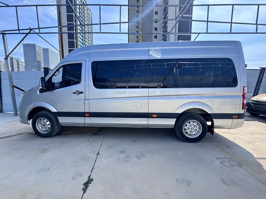 Toano 图雅诺 2019款 2.8 T S 长轴7座ISF2.8 s5 F148