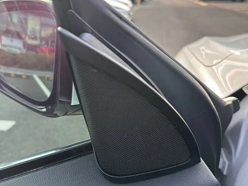 BMW 6 Series GT 630 i Luxury Design Package