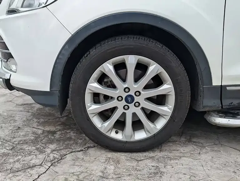 Ford Kuga 1.5 L GTDi 4 WD Elite