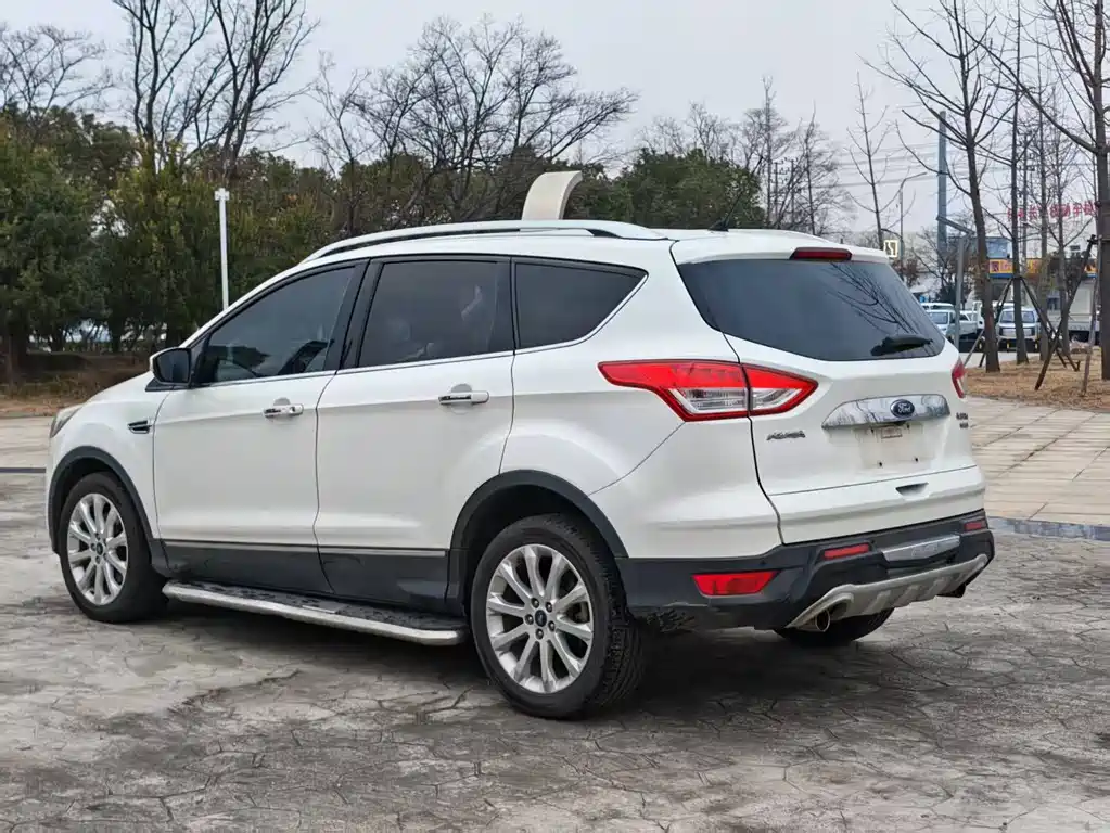 Kuga 1.5 L GTDi 4 WD Elite