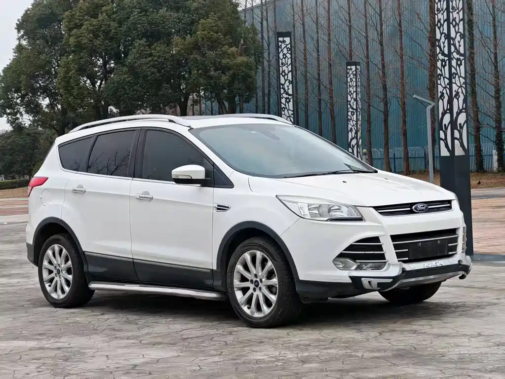 Kuga 1.5 L GTDi 4 WD Elite