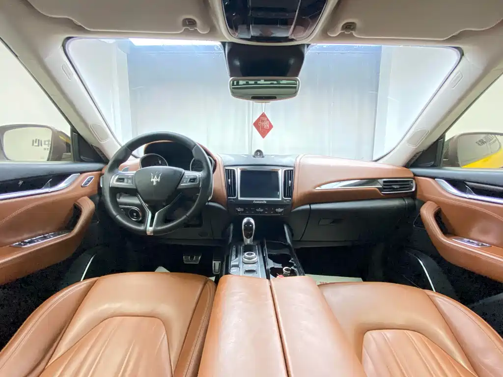 Levante 3.0 T Standard