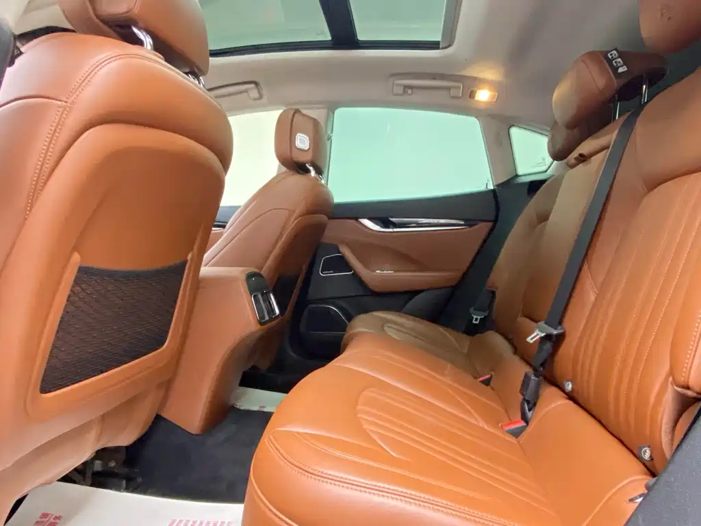 Levante 3.0 T Standard