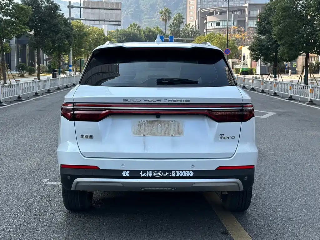 Song Pro 1.5 T Auto Luxury