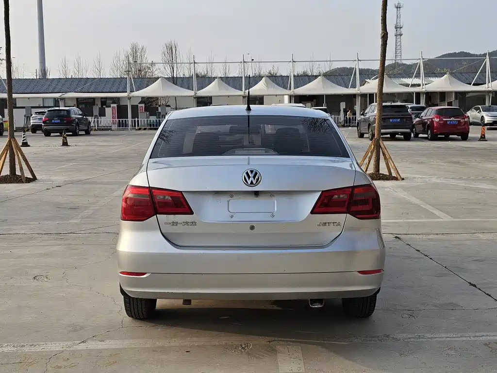Jetta 1.6 L Auto Comfort