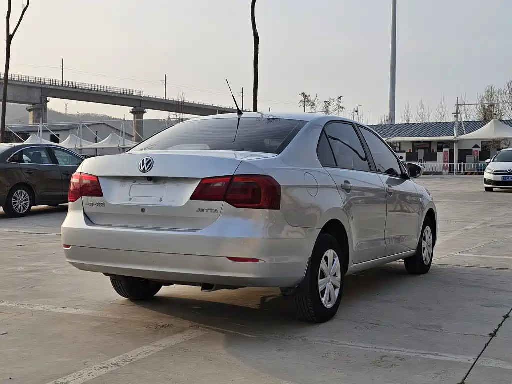 Jetta 1.6 L Auto Comfort