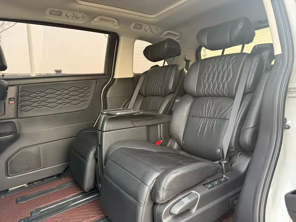 Elysion 2.0 L e:HEV Luxury