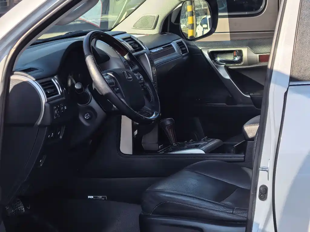 Lexus GX 400 Distinguished