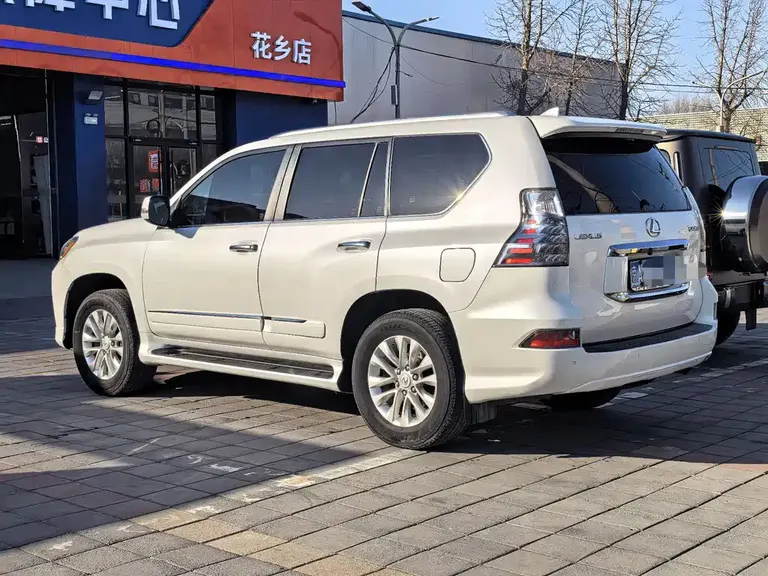 Lexus GX 400 Distinguished