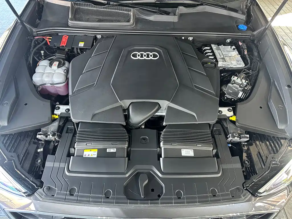 Audi Q8 55 TFSI Luxury Dynamic