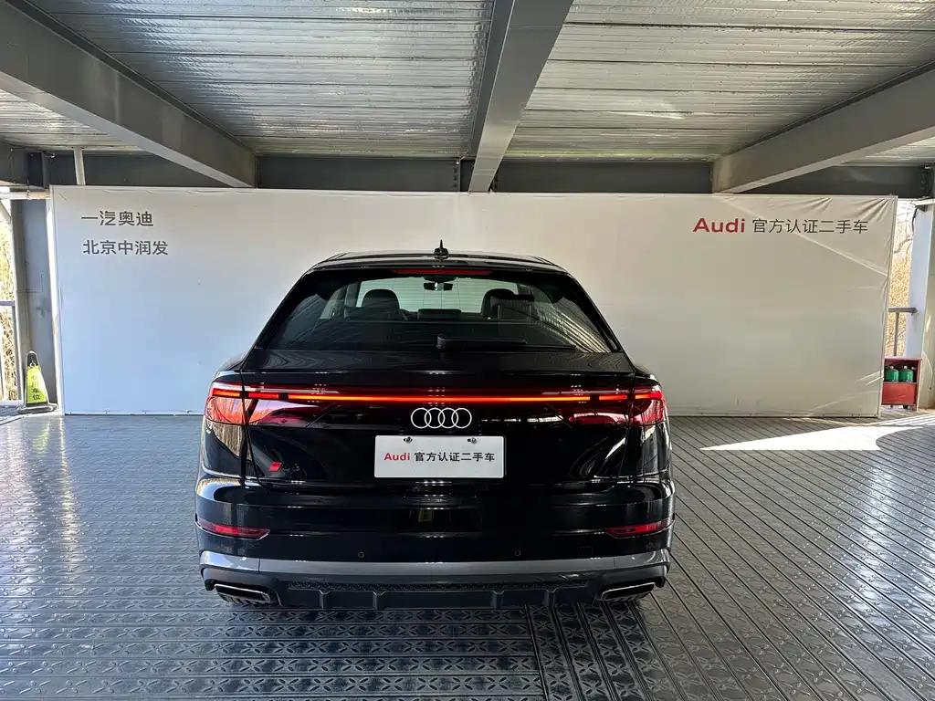 Audi Q8 55 TFSI Luxury Dynamic