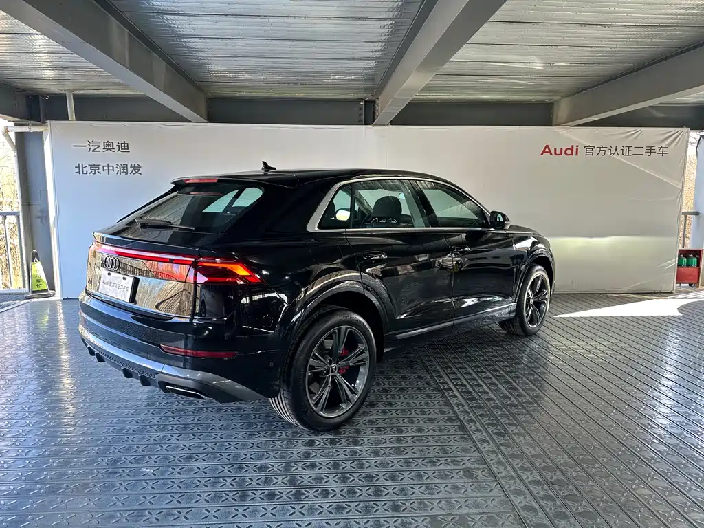 Audi Q8 55 TFSI Luxury Dynamic