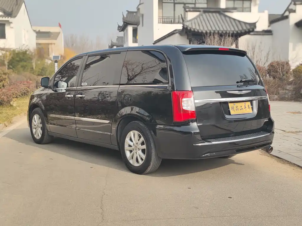 Pacifica (Import) 3.6 L Luxury