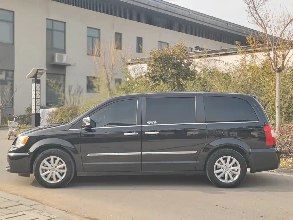 Pacifica (Import) 3.6 L Luxury