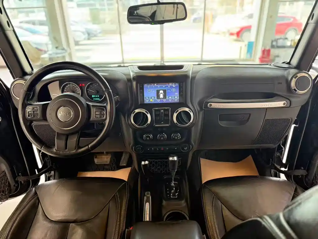 Wrangler 3.0 L Sahara 4-door