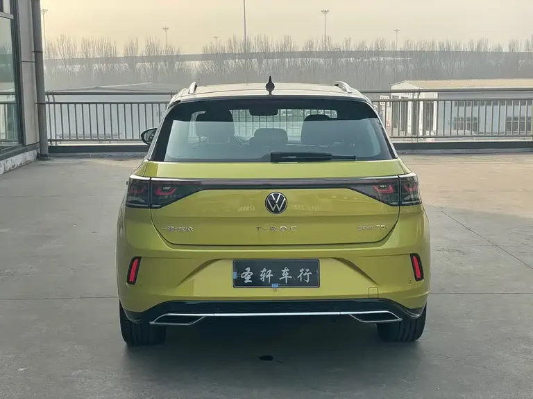 Volkswagen T-ROC 300 TSI DSG 2 WD Starlight
