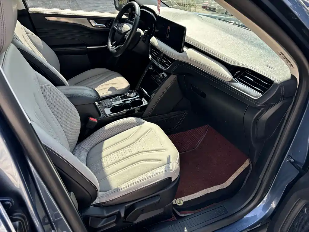 Escape EcoBoost 245 2 WD Shine Enjoyment