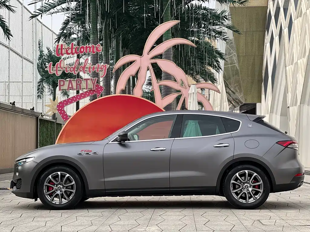 Levante 3.0 T Standard