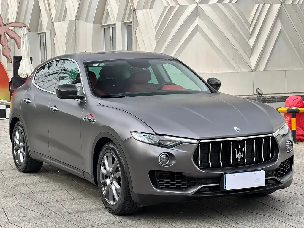 Levante 3.0 T Standard