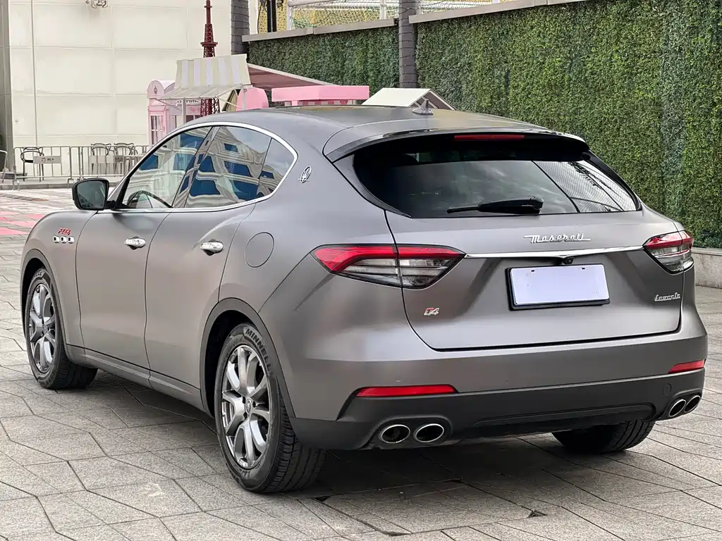Levante 3.0 T Standard