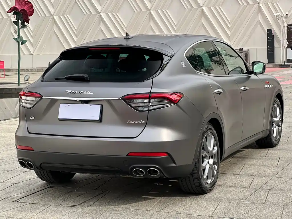 Levante 3.0 T Standard