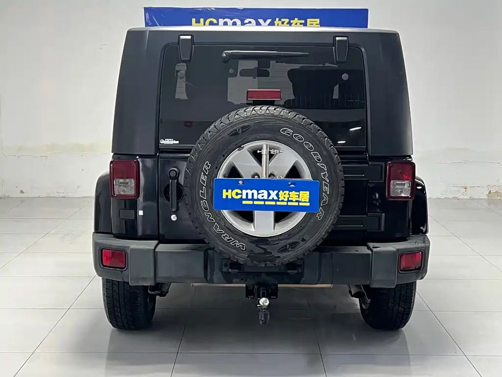Wrangler 3.8 L Sahara 2-door