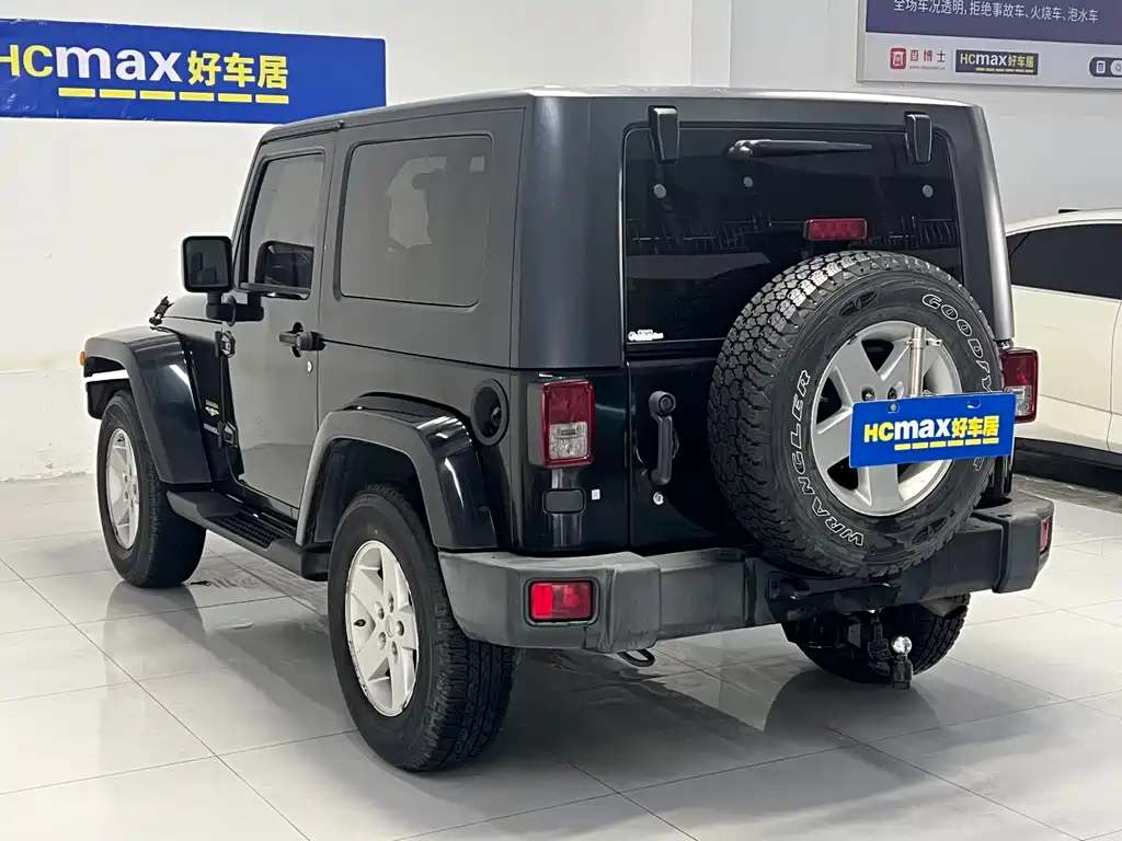 Wrangler 3.8 L Sahara 2-door