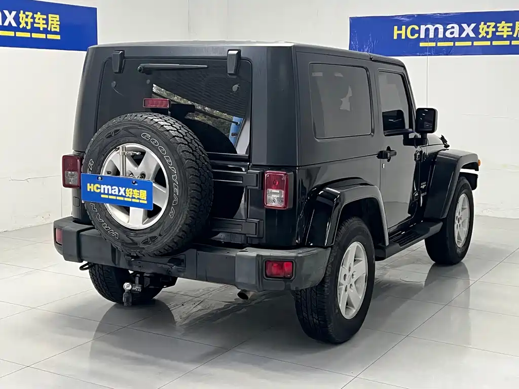 Wrangler 3.8 L Sahara 2-door