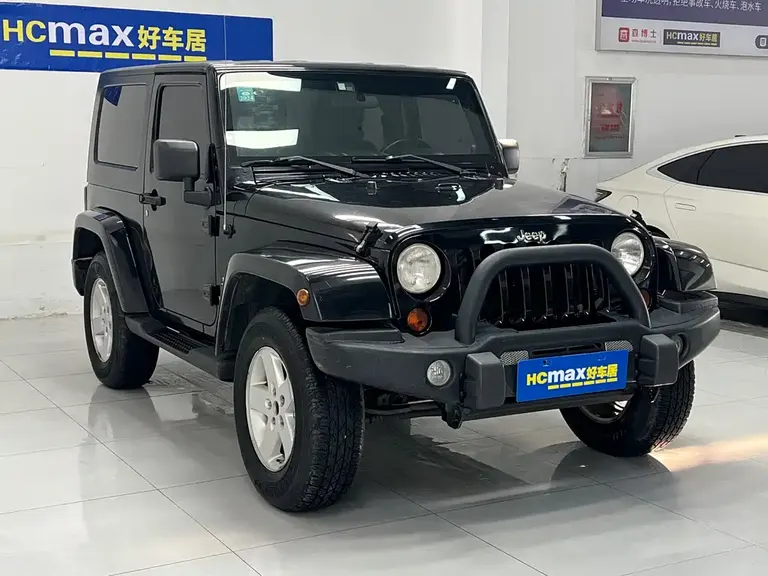 Jeep Wrangler 3.8 L Sahara 2-door