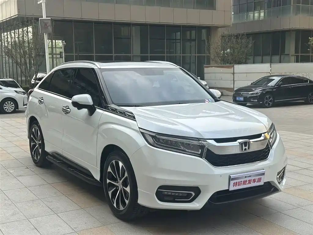 Avancier 240 TURBO 2 WD Premium