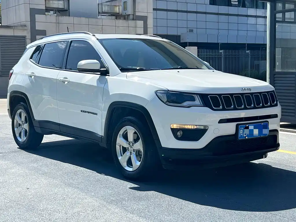 Compass 200 T Auto Home Enjoyment