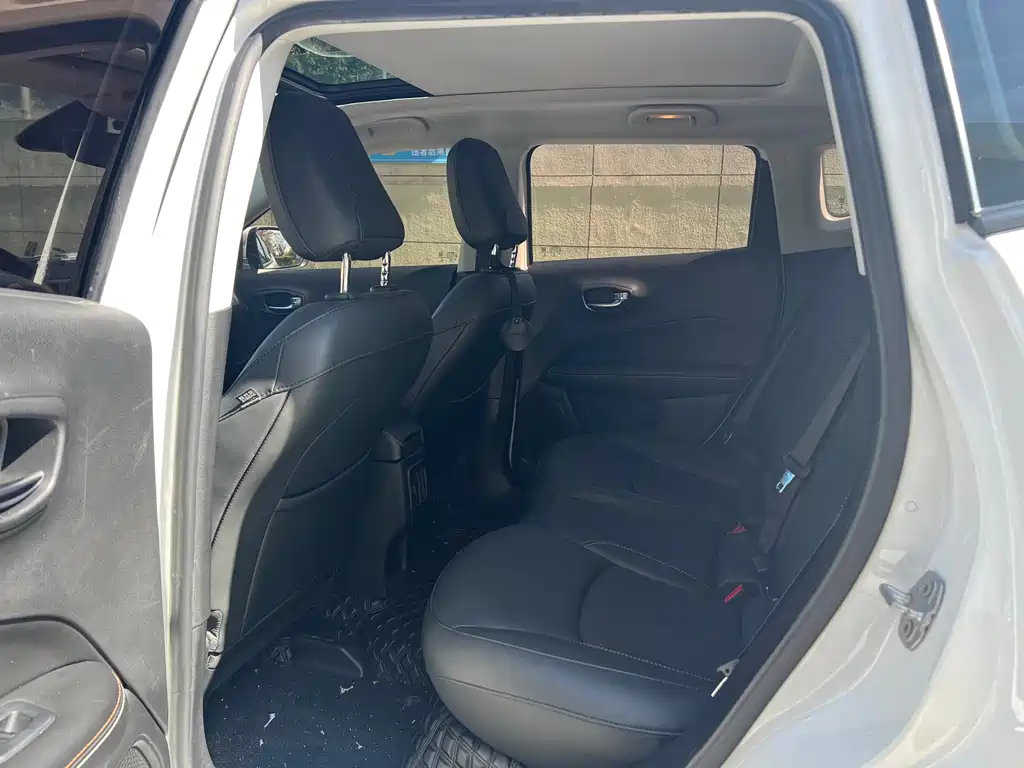 Compass 200 T Auto Home Enjoyment