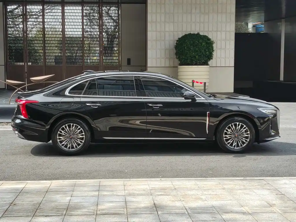 Hongqi H5 2.0 T Auto Flagship Enjoyment