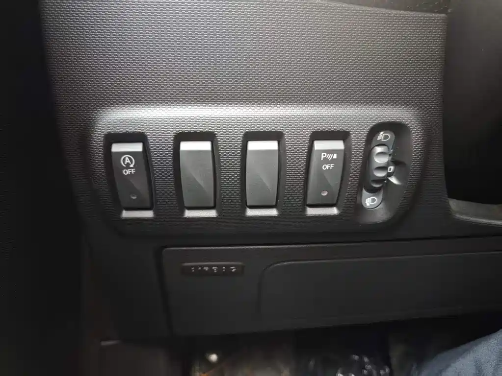 smart forfour 0.9 T 66 kW Pioneer