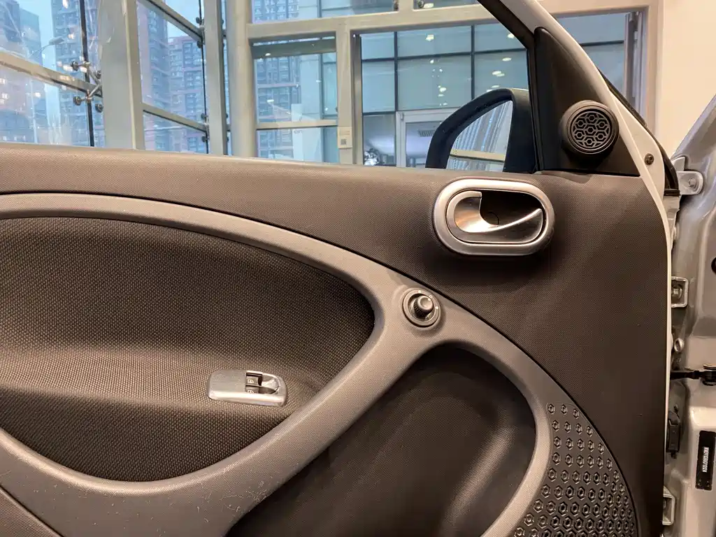 smart forfour 0.9 T 66 kW Pioneer