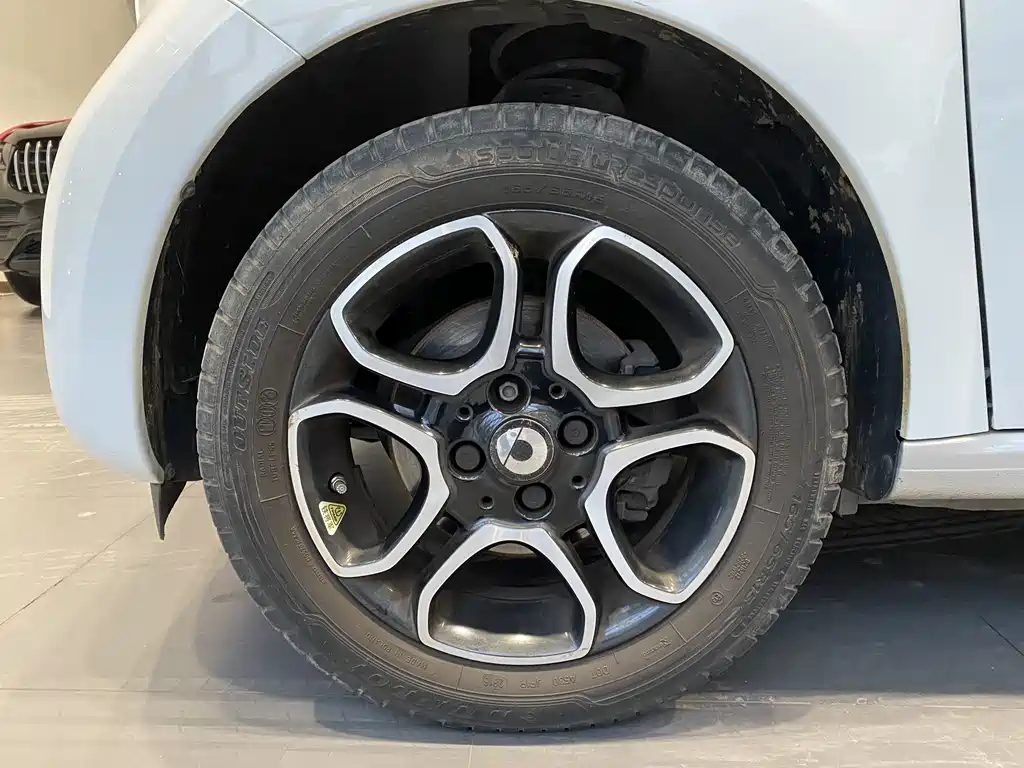 smart forfour 0.9 T 66 kW Pioneer