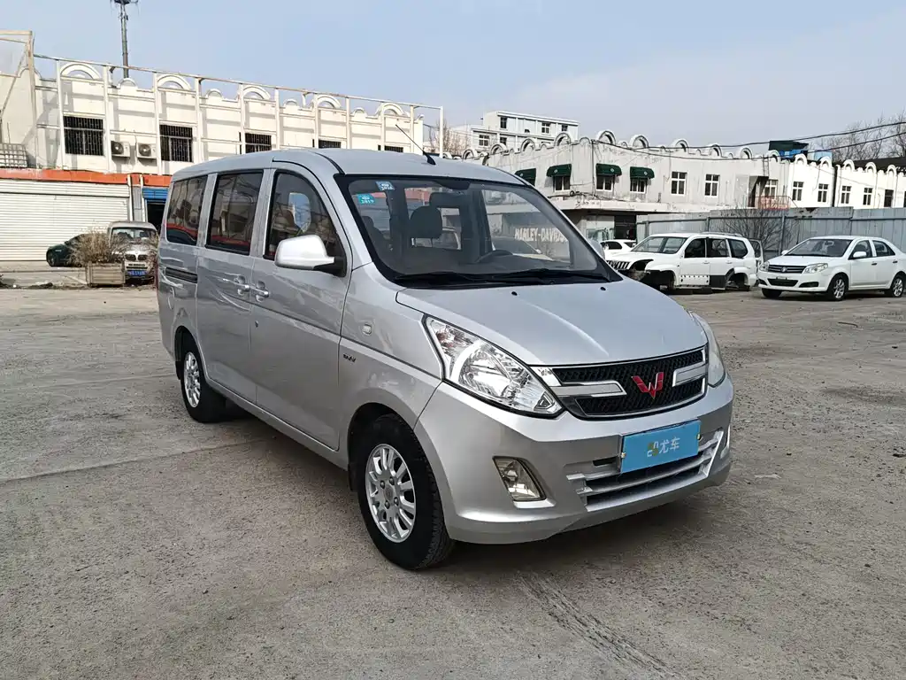 Wuling Rongguang V 1.5 L Standard