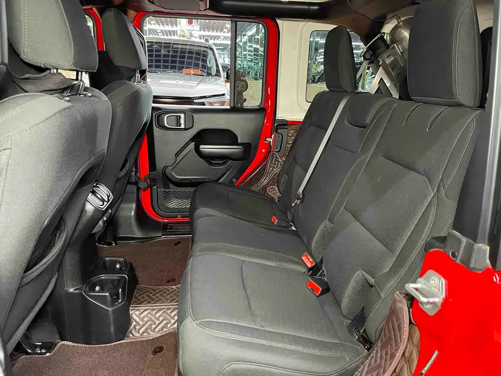 Wrangler 2.0 T Sahara 4-door CN-V
