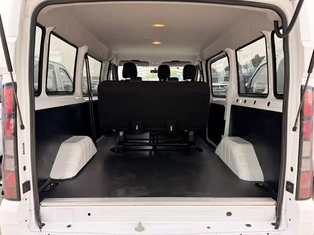 JMC Fushun 2.0 T Manual Multi-purpose Passenger SWB Low Roof 6-seat