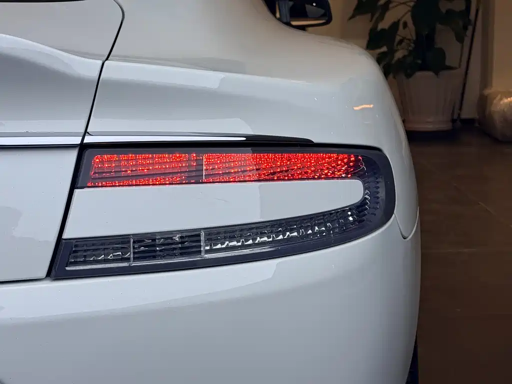 Rapide 6.0 L S