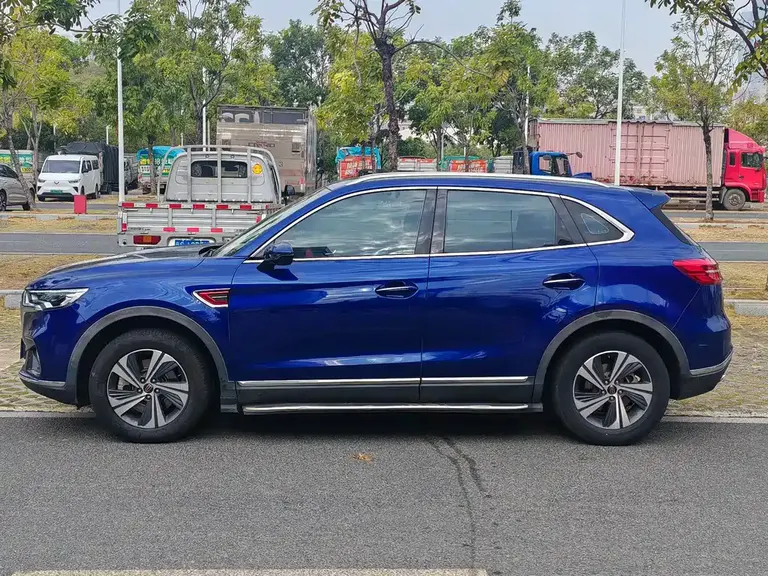 Hongqi HS5 2.0 T Connected Flagship Enjoyment