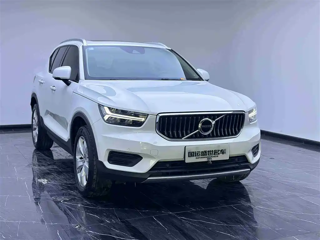 Volvo XC40 T4 4 WD Smart Travel Fashion