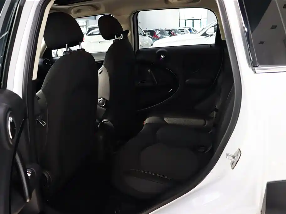 MINI COUNTRYMAN MINI COUNTRYMAN 2015款 1.6 T COOPER S ALL4 极致暗夜版