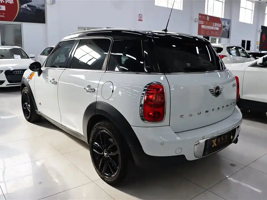 MINI COUNTRYMAN MINI COUNTRYMAN 2015款 1.6 T COOPER S ALL4 极致暗夜版