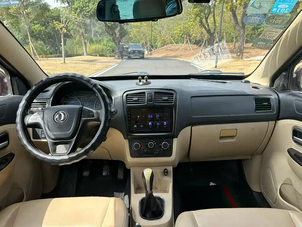 Fengguang 370 1.5 L Manual Standard SFG15-02 7-seat