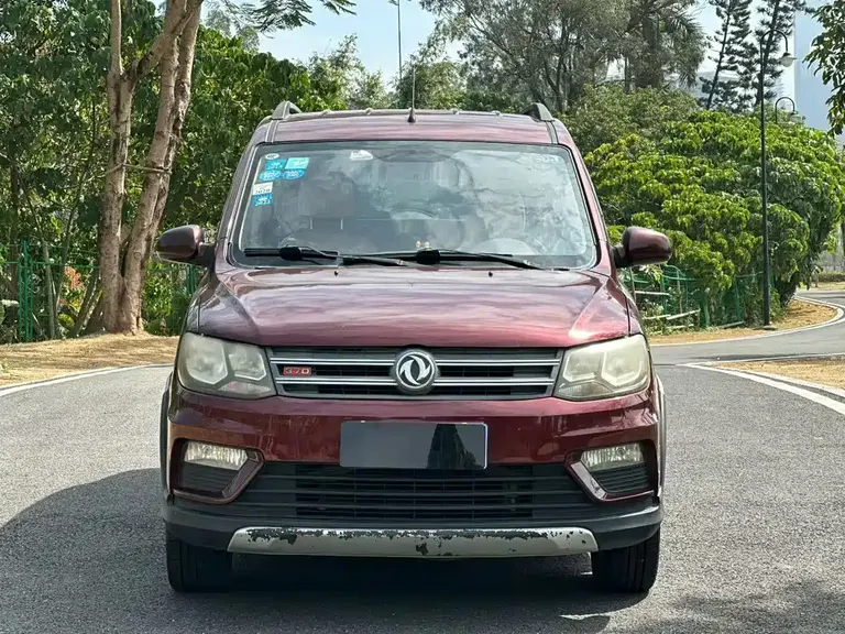 Dongfeng Fengguang 370 1.5 L Manual Standard SFG15-02 7-seat