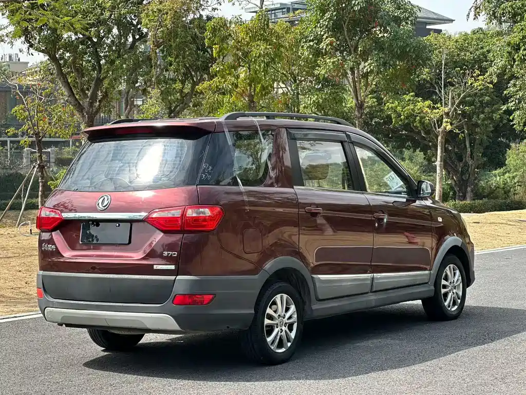 Fengguang 370 1.5 L Manual Standard SFG15-02 7-seat