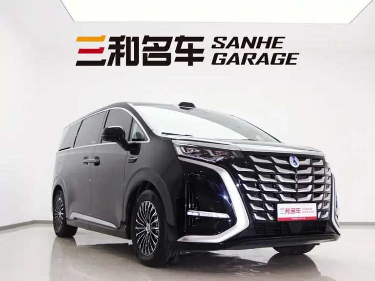 Denza D9 DM-i Smart Drive 1020 4 WD Flagship