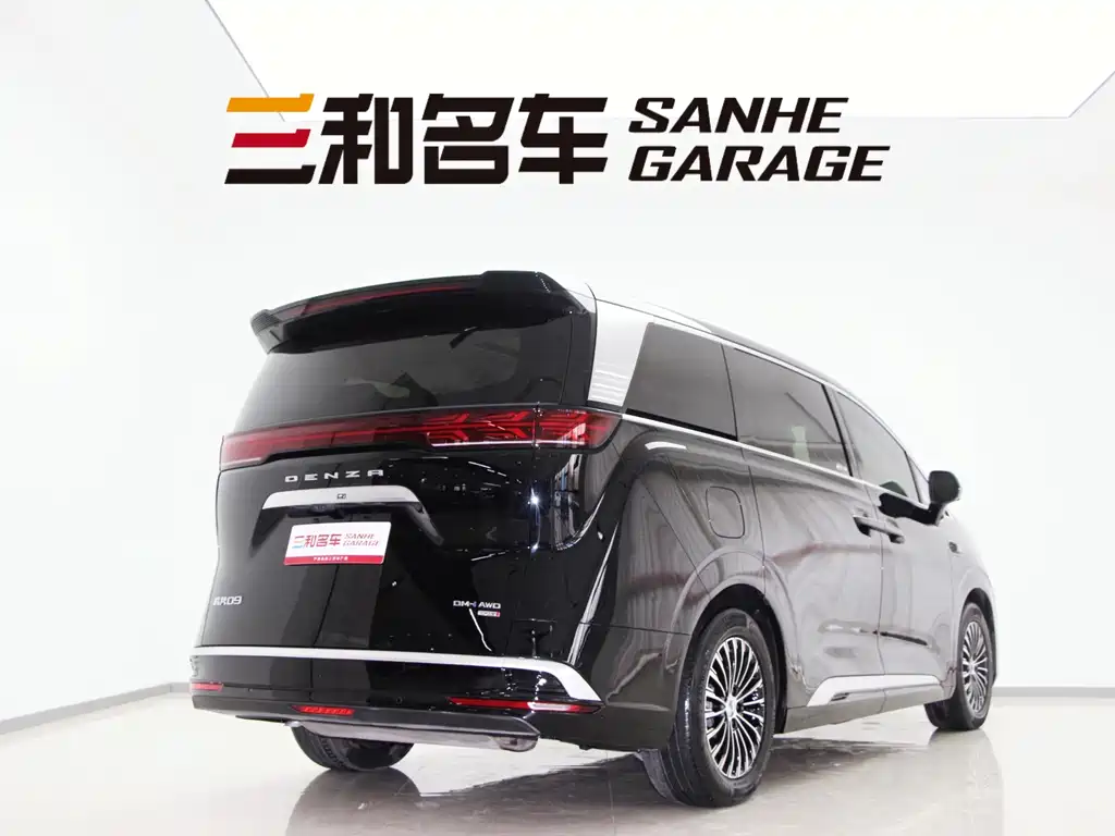 Denza D9 DM-i Smart Drive 1020 4 WD Flagship