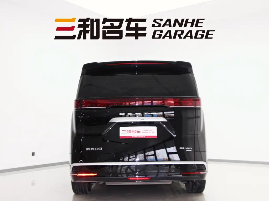 Denza D9 DM-i Smart Drive 1020 4 WD Flagship